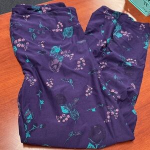 Lularoe leggings tall and curvy // 082905
